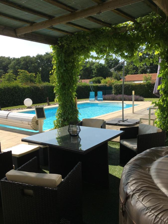 La Chambre des Amis Parthenay Exterior foto